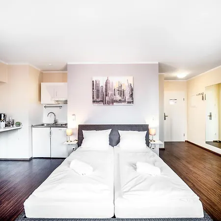 Little-italy Aparthotel 3*