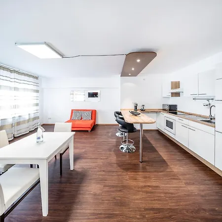 Little-italy Aparthotel 3*